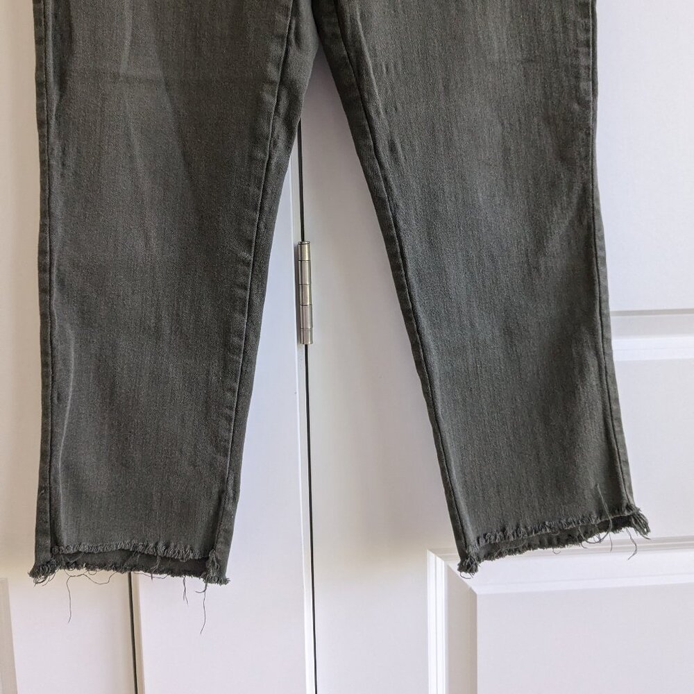 J.Jill Mid Rise Slim Cropped Stretch Jeans Women 8 Petite Khaki Green Raw Hem - Picture 3 of 11